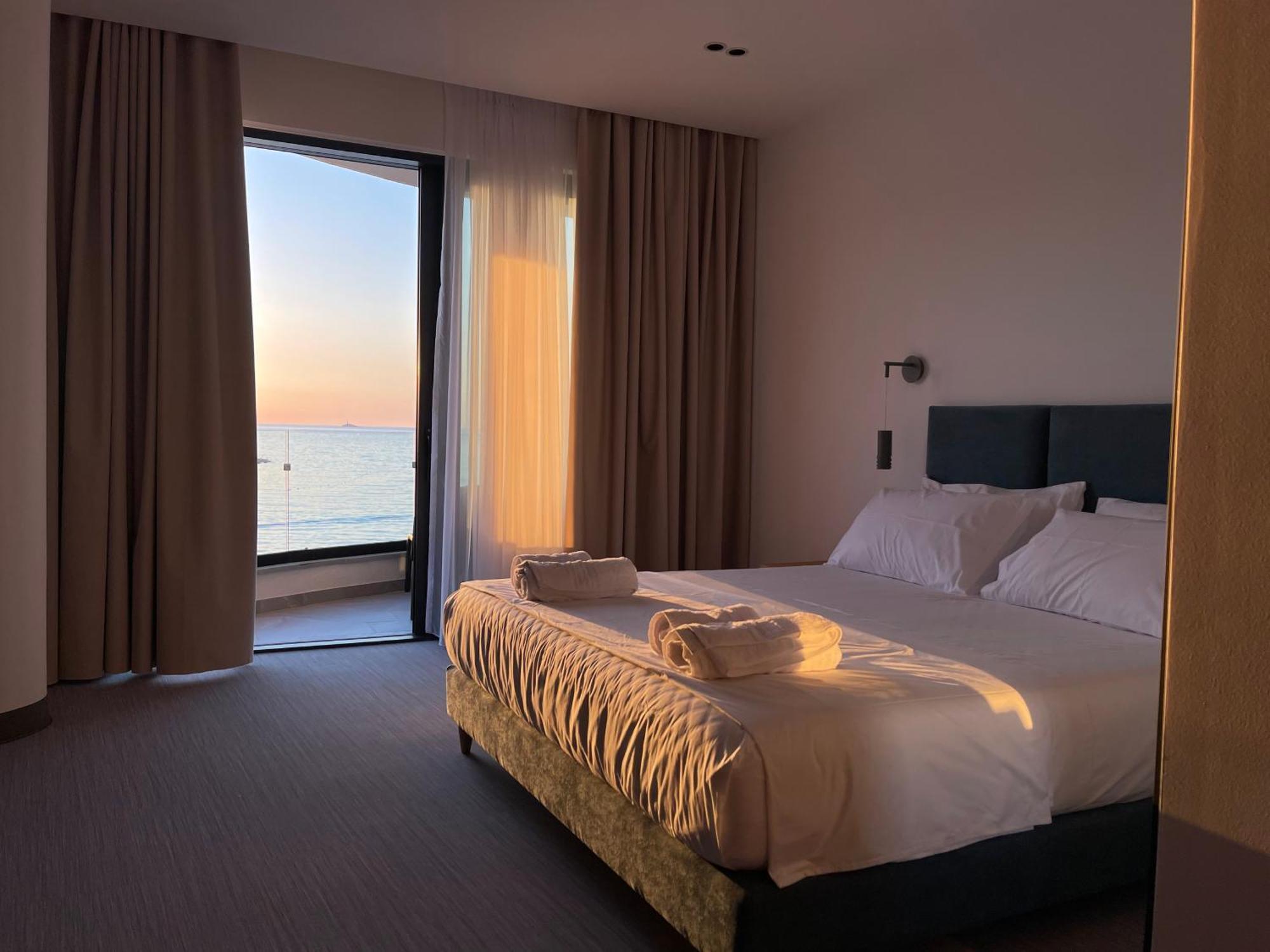 Manta Hotel Ксамил Экстерьер фото