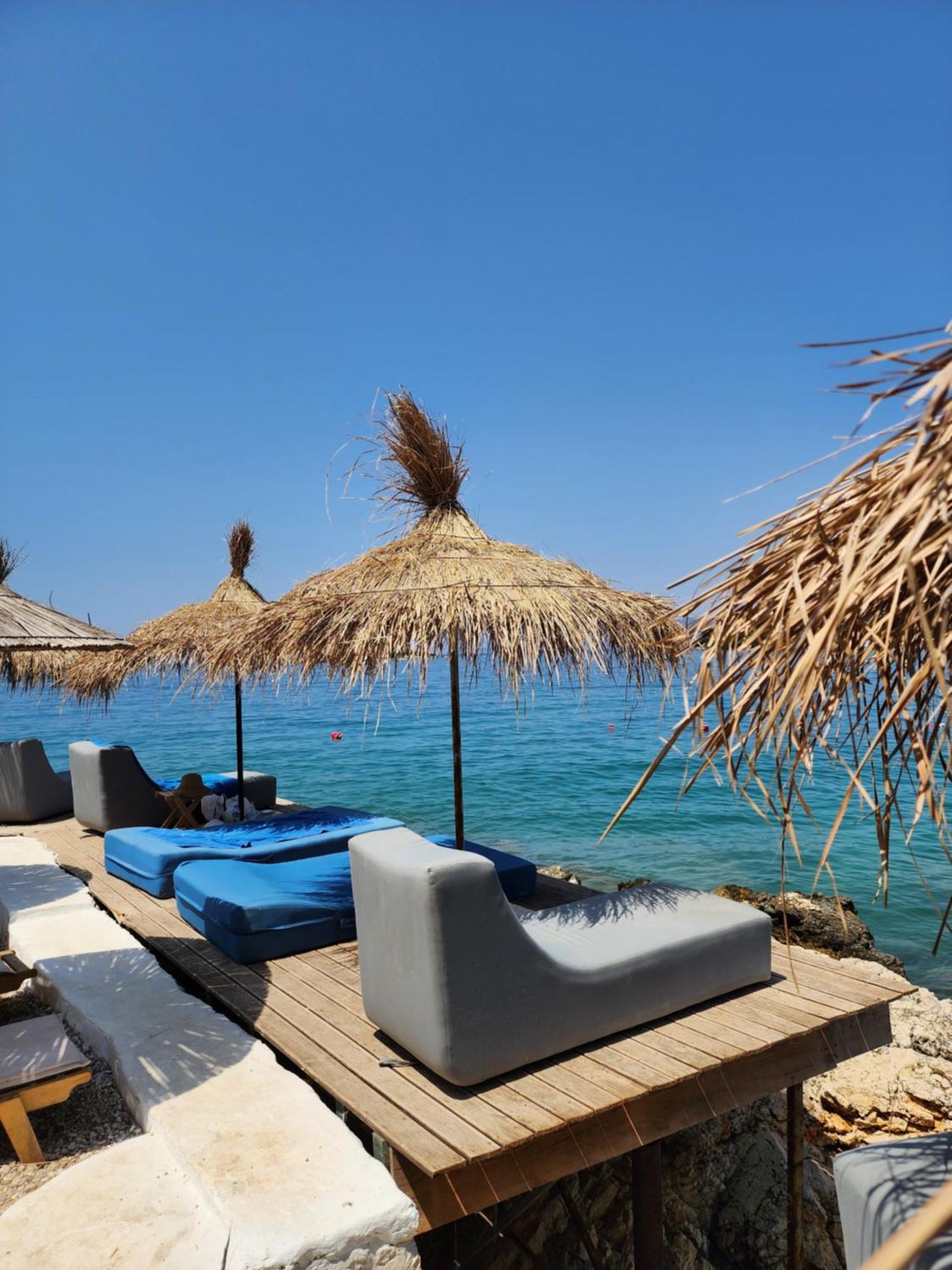 Manta Hotel Ксамил Экстерьер фото